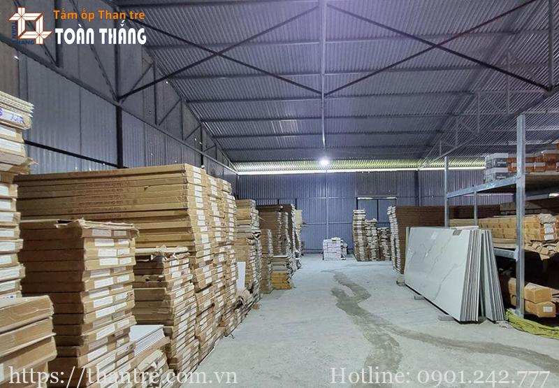 Quy trình sản xuất tấm ốp than tre tại nhà máy 10 Đóng gói và lưu kho tấm than tre
