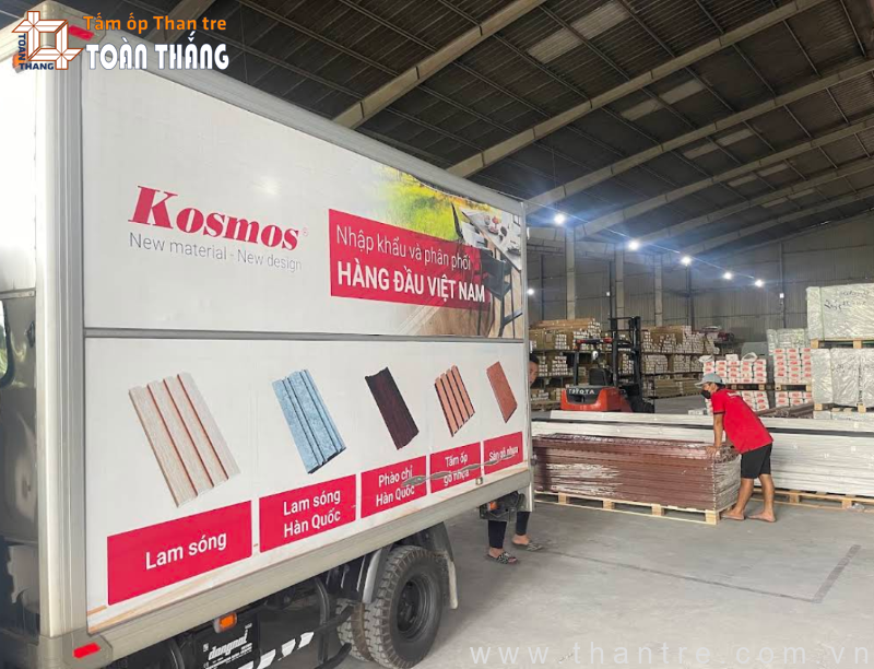 Tấm ốp than tre Kosmos là thương hiệu ai cũng biết đến